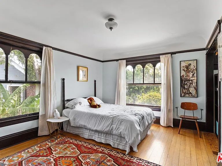 1046 W Kensington Rd — Photo 35