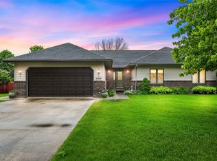 23680 Gombert Dr, Anamosa, IA 52205