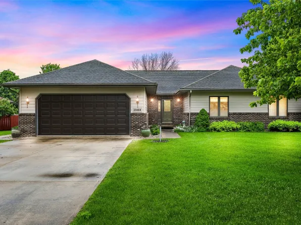 23680 Gombert Dr, Anamosa, IA 52205