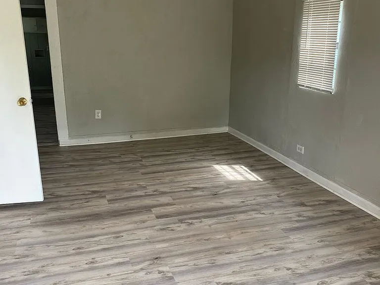 1612 Hill St — Photo 7