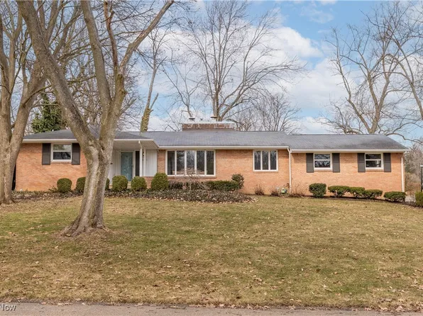 811 49th St NE, Canton, OH 44714