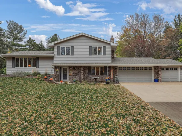 2945 Oakgreen Ave N, Stillwater, MN 55082