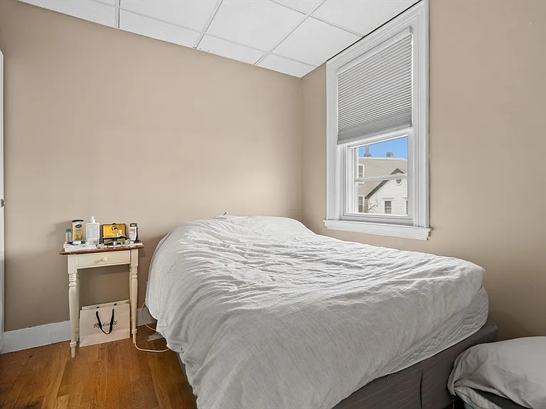 674 Saratoga St #B — Photo 9
