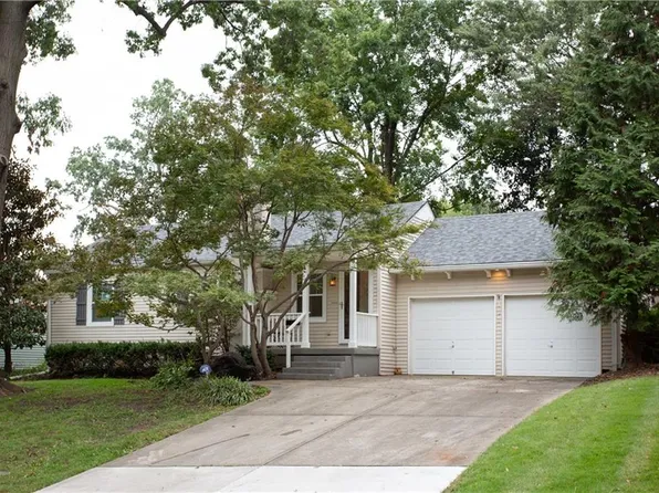107 W Navajo Ln, Kansas City, MO 64114