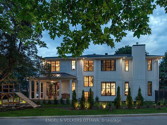 3rd image of 551 Hillcrest Ave