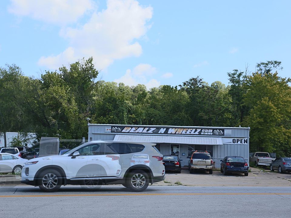 2nd image of 1931 S Business Highway 65
