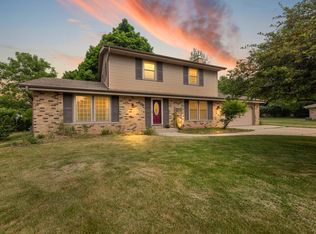 396 Scott Ct, Hartland, WI 53029
