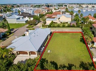 601 Harborside Way, Kemah, TX 77565