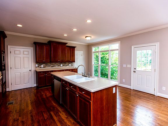 Kitchen and Breakfast area