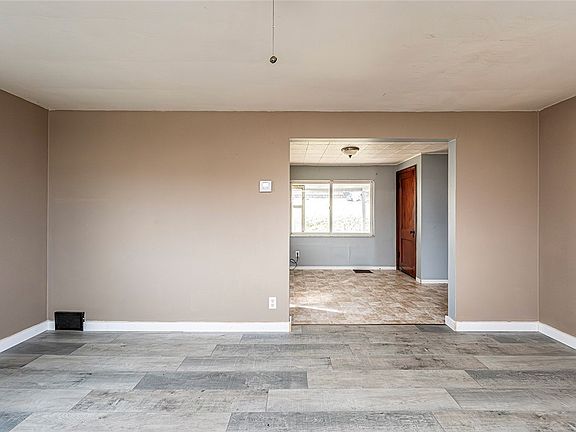 5th image of 2112 Dalton St