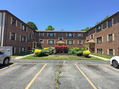 135 Vale St APT 10, Fall River, MA, 02724
