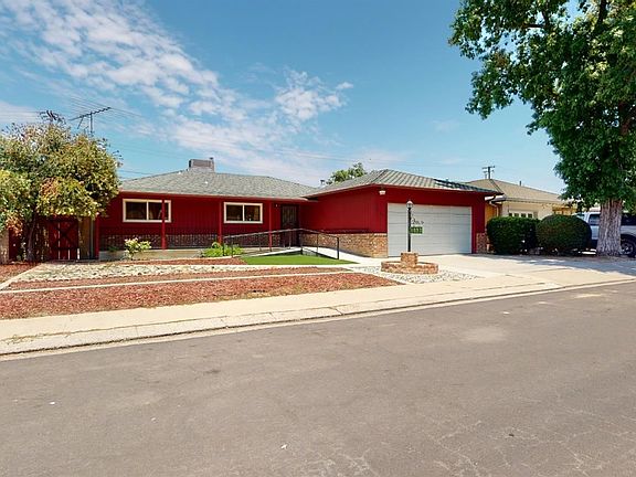 2nd image of 1537 Oakwood Dr