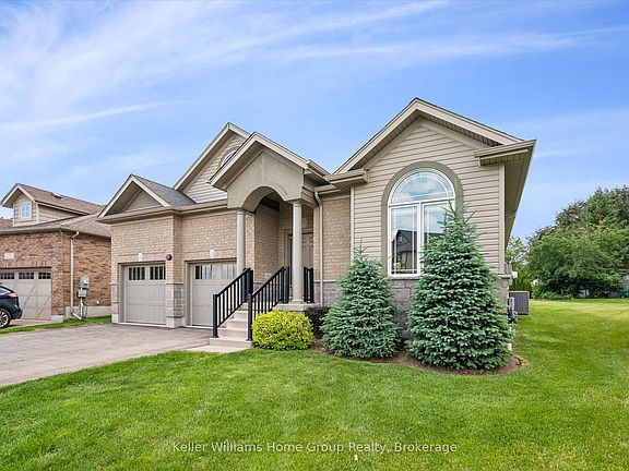 3rd image of 27 Riley Cres