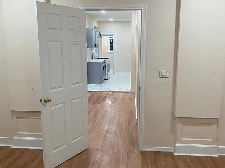 85 Clifton Ave — Photo 9