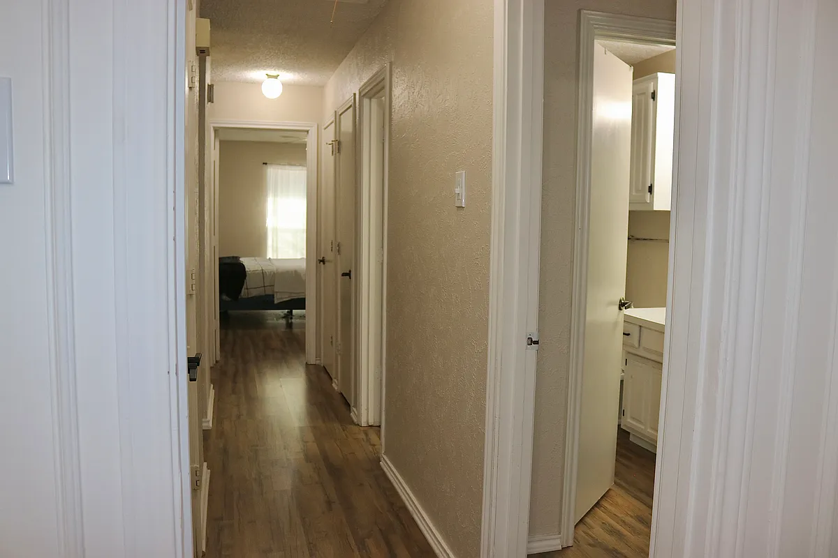 Building Photo - 1515 Cherrycrest Ln
