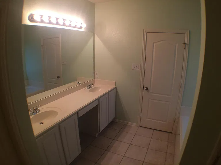 2401 Morning Dew Dr — Photo 5