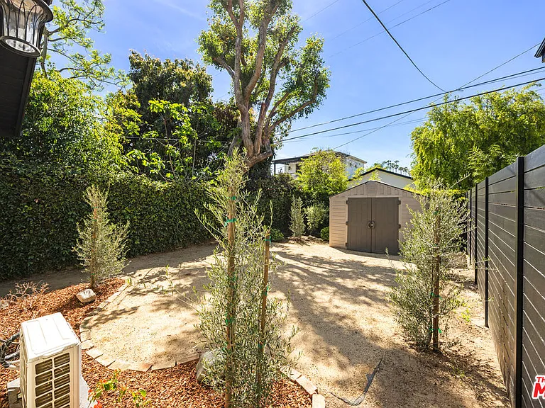 2621 Veteran Ave — Photo 23