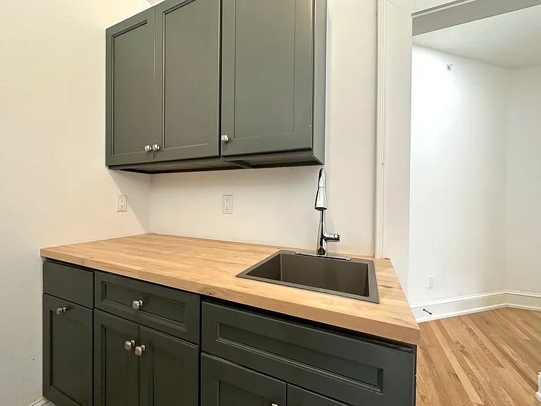 140 3rd St #3 — Photo 8