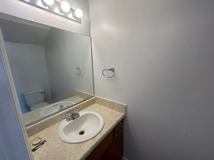 940 Glenn St #703 — Photo 13