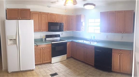 3rd image of 13522 N Lee Shore Dr #B-4