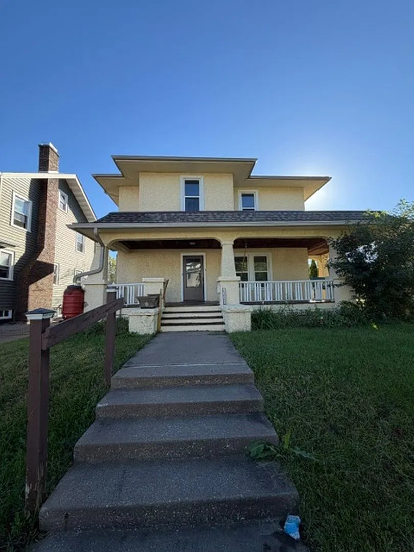 4 Bedroom Home — Photo 1
