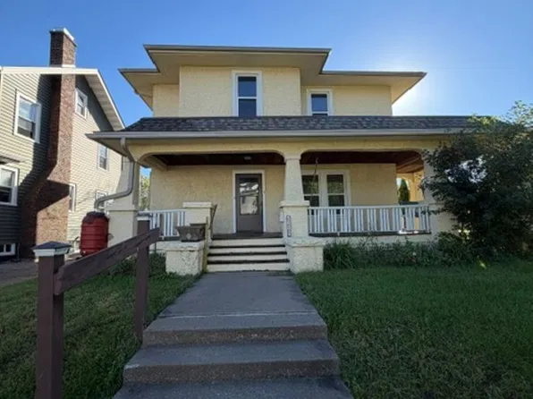 2601 Pershing Ave, Davenport, IA 52803