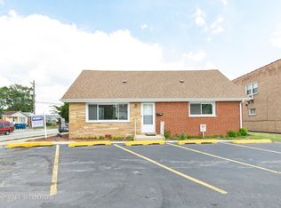 5930 W 79th St, Burbank, IL 60459