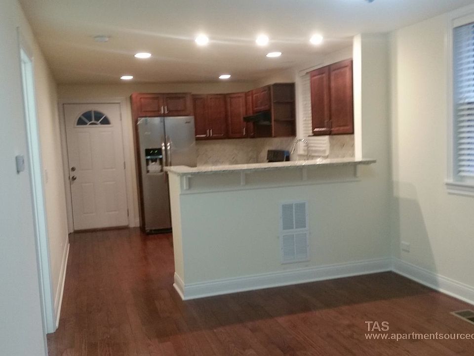 1st image of 1020 N Hermitage Ave #Ch2