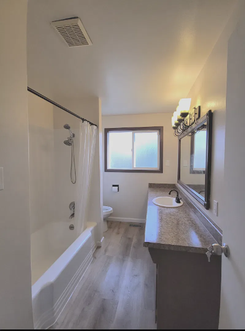 Spacious, Light-Filled Upper-Level Residence in Prime Burien Location — Photo 1