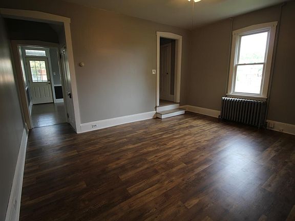4th image of 107 S Church St