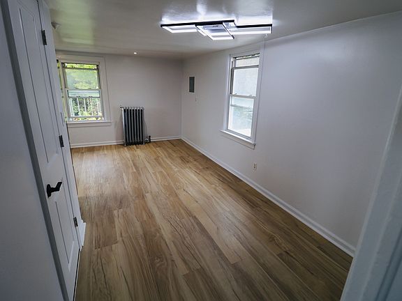 3rd image of 145 Valentine St APT 3