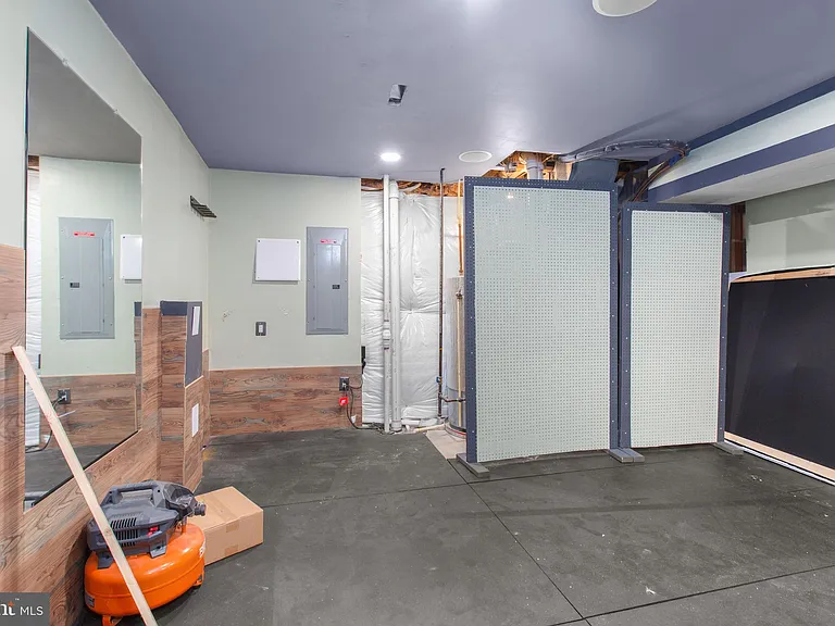 930 Forsythia Ln — Photo 44
