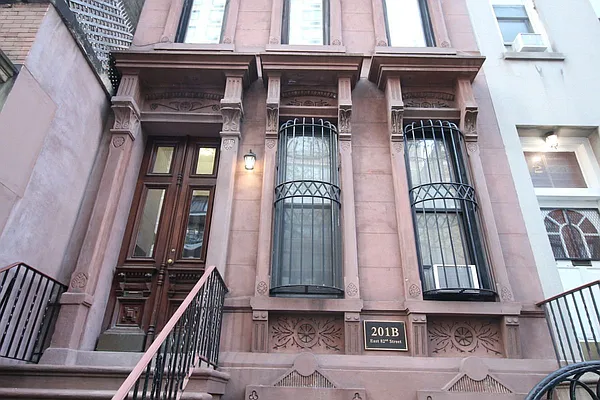 Rented by Aryeh Realty | media 11
