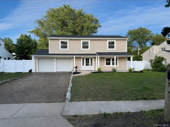 3 Barkley Lane, Nesconset, NY 11767