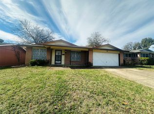 2567 Wood Valley Dr, Dallas, TX 75211