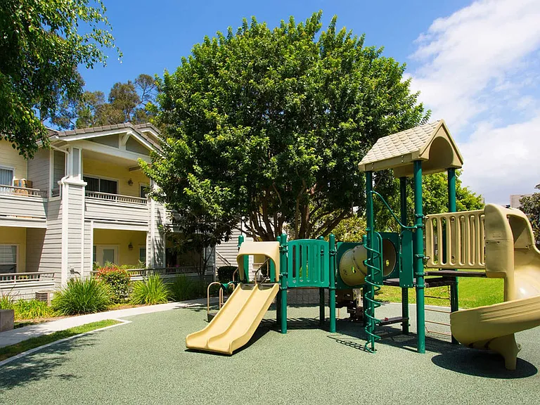 Via Ventura Apartments — Photo 9