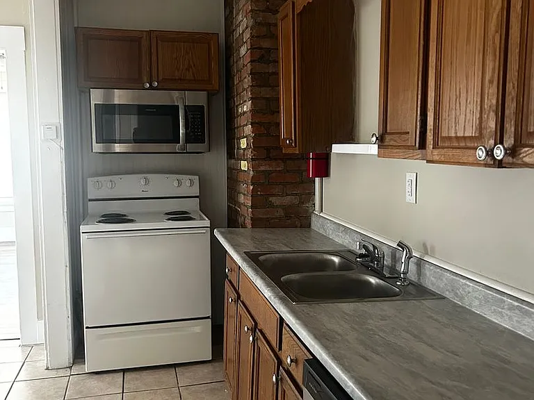 24 Rickard St — Photo 8