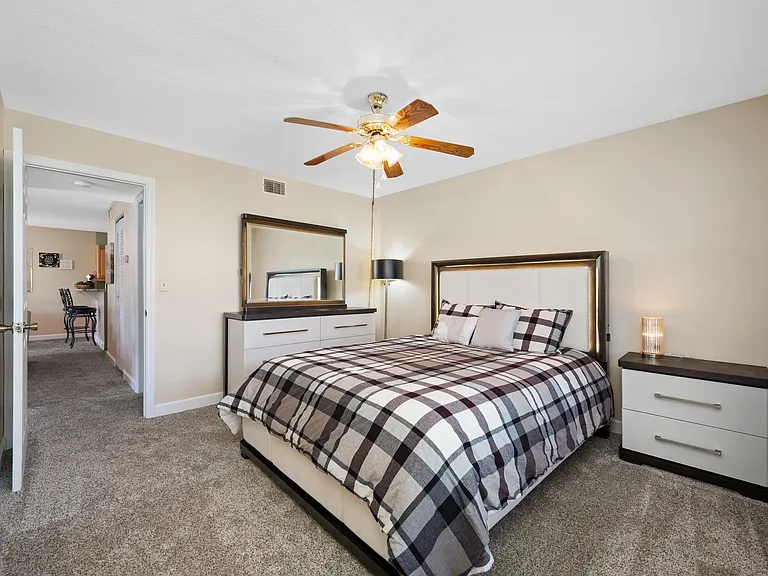 3301 Crystal Ct #D — Photo 19