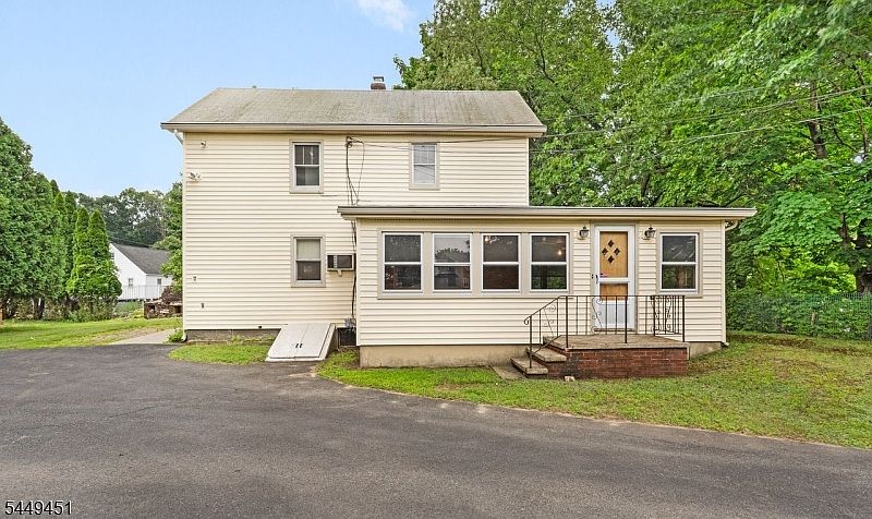 1st image of 94 Franklin Ave