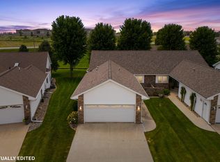 4303 Briarwood Dr, Cedar Falls, IA 50613
