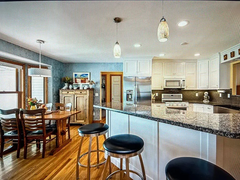 2195 Charleston Dr — Photo 3