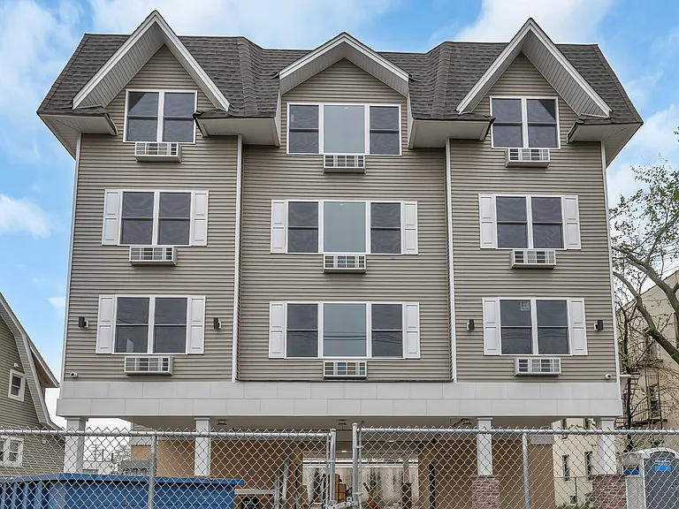74 Broadway St #1B — Photo 13