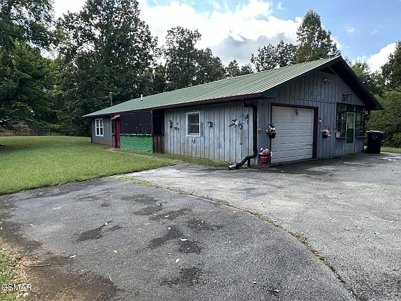2nd image of 1020 Tramel Rd