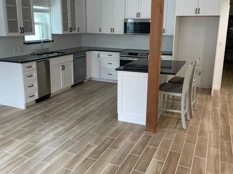 505 E Broadway Ave S — Photo 5