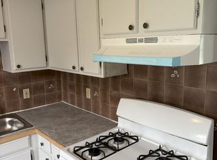 371 4th St APT 1, Fall River, MA 02721