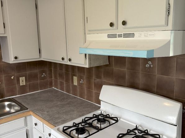 371 4th St APT 1