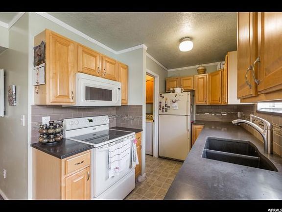 3rd image of 2942 W 2730 S #B