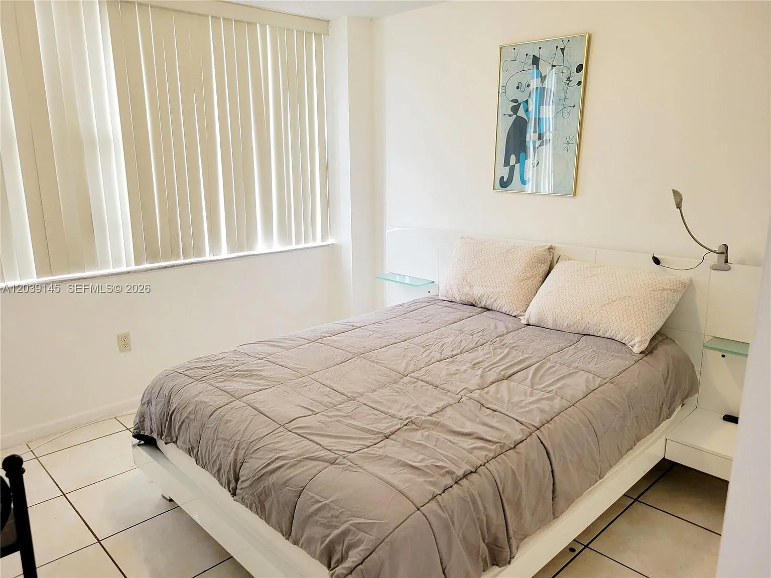 Wilshire Condo — Photo 3