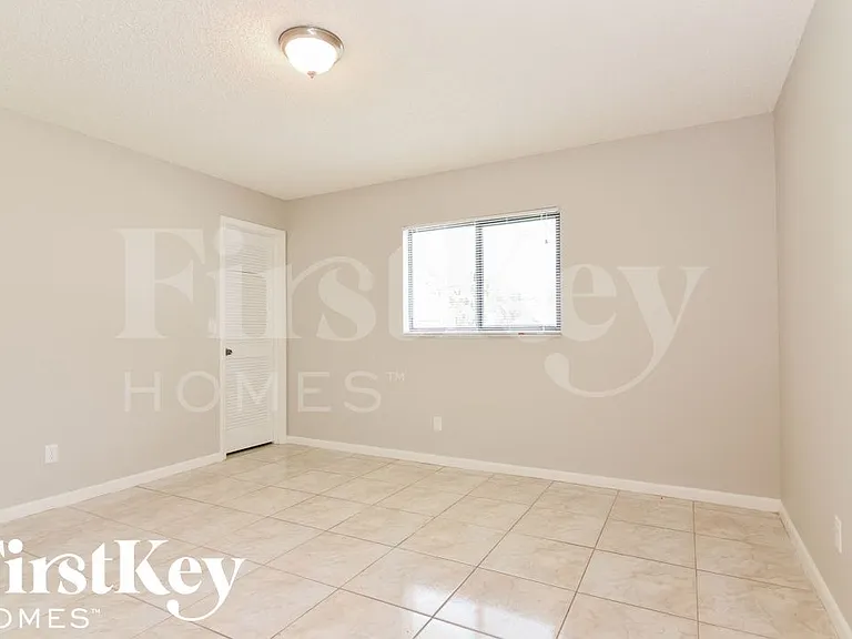 620 SE 29th St — Photo 11