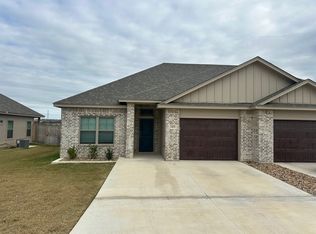 2419 Briar Hollow Dr, Temple, TX 76502